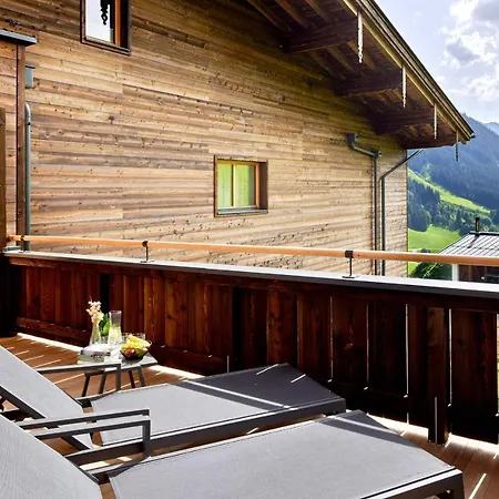 Mei.berg Premium View Aparthotel Saalbach-Hinterglemm